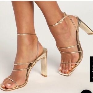 Billini Caitlin Gold Heel. Size 9